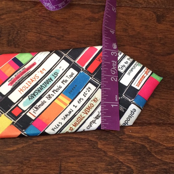 Retro VHS Tape Men Tie - Picture 6 of 6